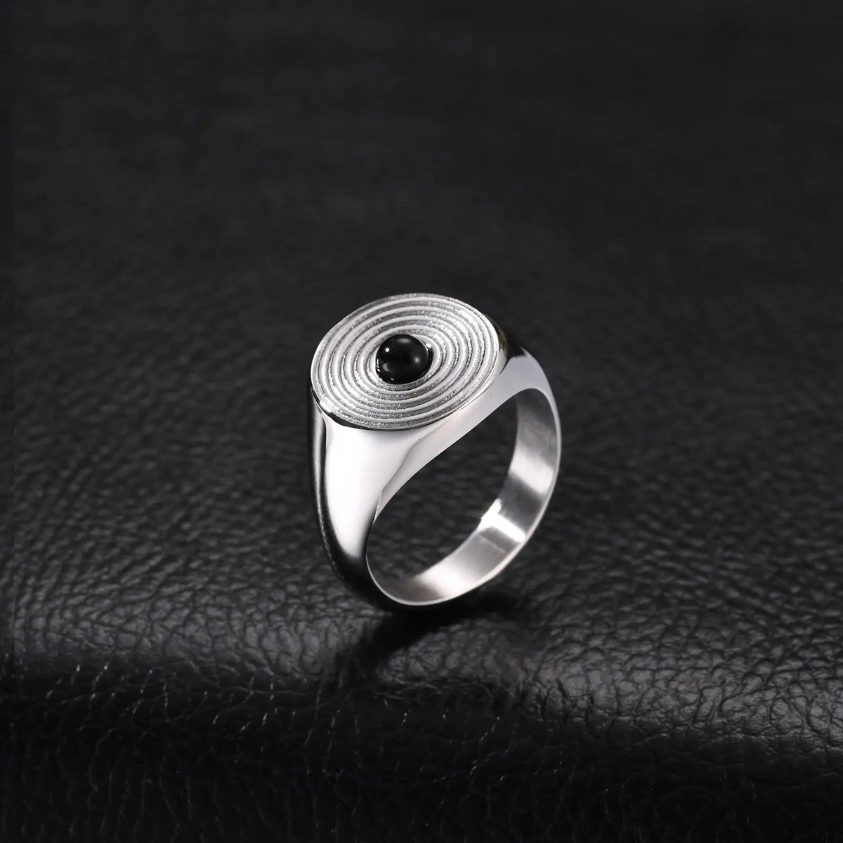 Vnox Stainless Steel Signet Ring for Men, Spiral Pattern Inlaid Black Onyx Stone Finger Ring, Vintage Punk Fashion Jewelry Gift