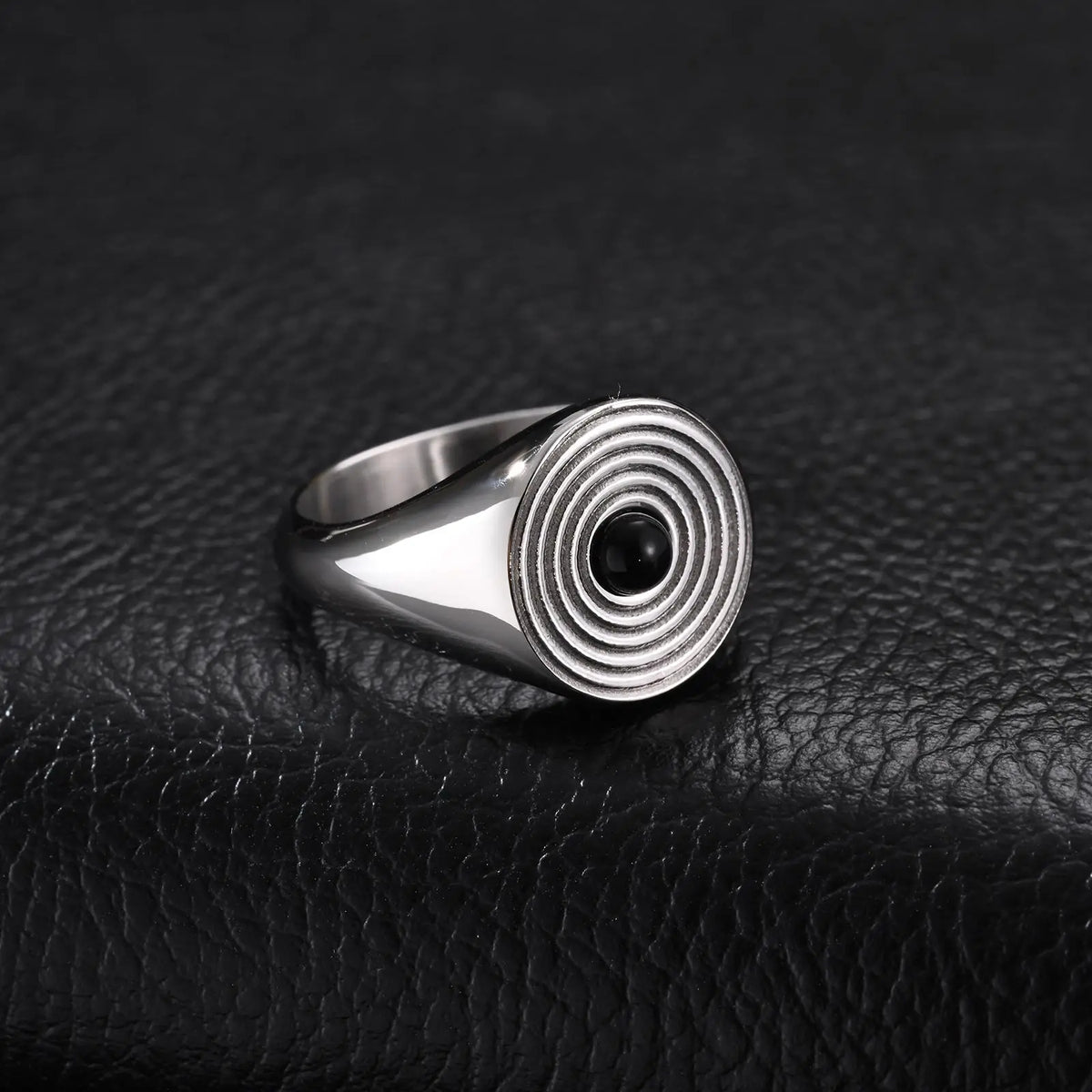 Vnox Stainless Steel Signet Ring for Men, Spiral Pattern Inlaid Black Onyx Stone Finger Ring, Vintage Punk Fashion Jewelry Gift