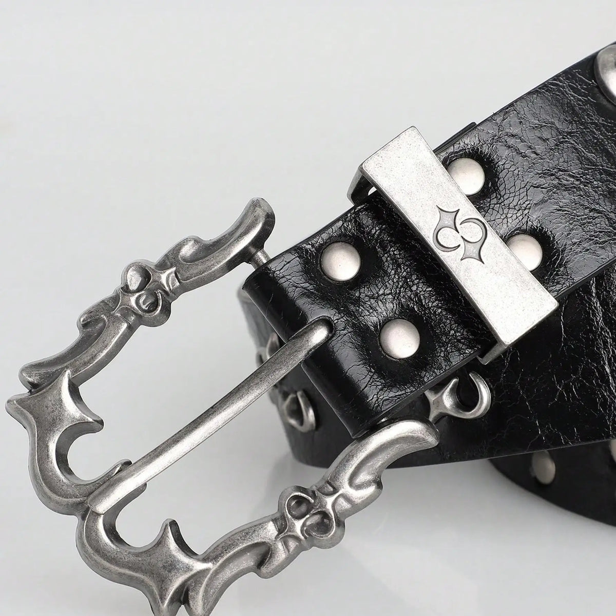 Black Y2K Gothic Star Belt – Crackle-Finish Strap with Ornate Antique Silver Buckle, Star Rivets & Grommets