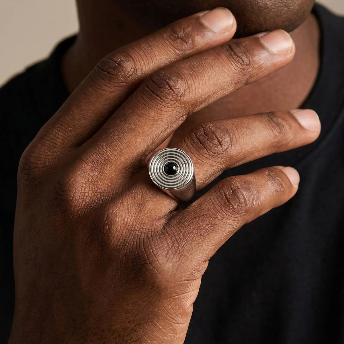 Vnox Stainless Steel Signet Ring for Men, Spiral Pattern Inlaid Black Onyx Stone Finger Ring, Vintage Punk Fashion Jewelry Gift